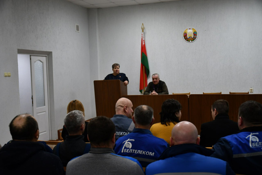 Делегаты VII Всебелорусского народного собрания от Городокского района Людмила Рудакова и Светлана Езерская встретились с трудовыми коллективами сервисного центра «Белтелеком» и Городокского районного центра гигиены и эпидемиологии