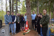 Студенты ВГУ им. П.Машерова установили обелиск неизвестному солдату в д. Крошки Городокского района