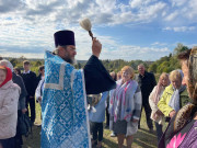 Купол и крест подняли на храм Вознесения господня в д. Хвошно Бычихинского сельсовета