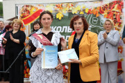 Татьяна Туманова, председатель правления Витебского областного отделения ОО "Белорусский фонд мира", приняла участие в празднике «Последний звонок» в Городке.