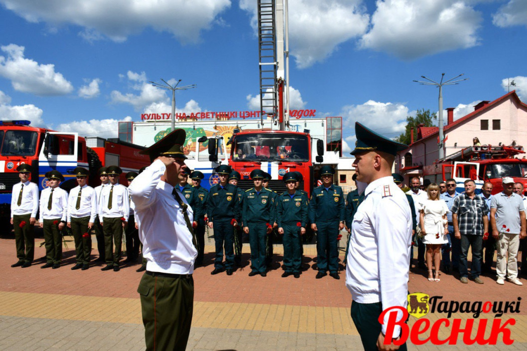 Сотрудники Городокского РОЧС ярко и масштабно отметили профессиональный праздник на главной площади райцентра